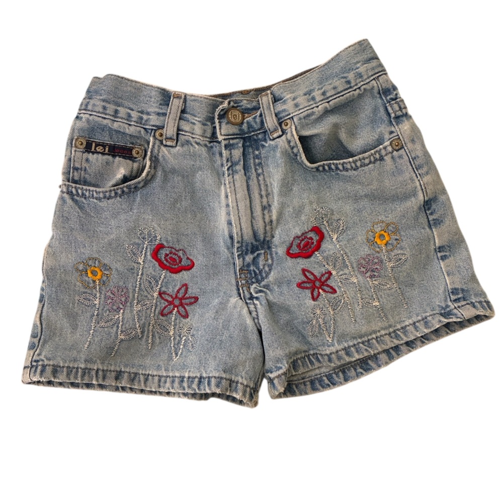 LEI | Vintage floral embroidered shorty denim jean shorts